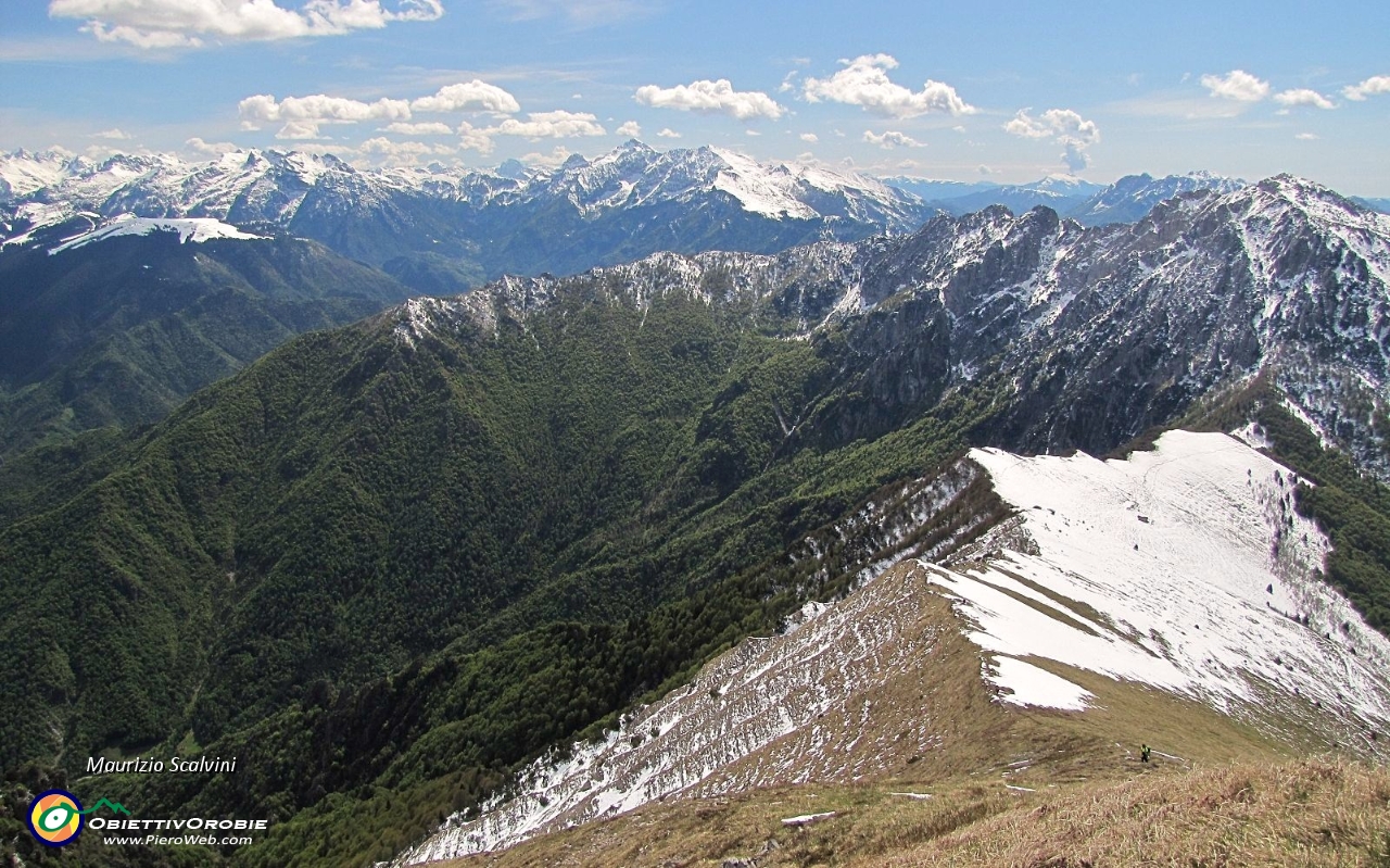 11 Panorama verso l'Arera....JPG